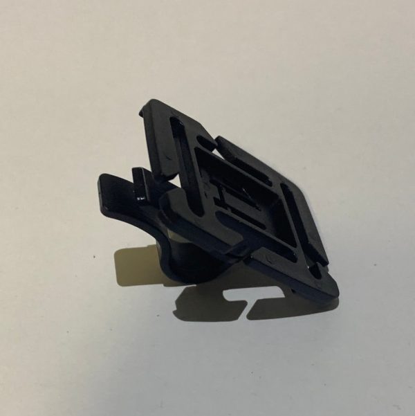 images Shoulder Retention Clip For Water Bladders / Camel Backs