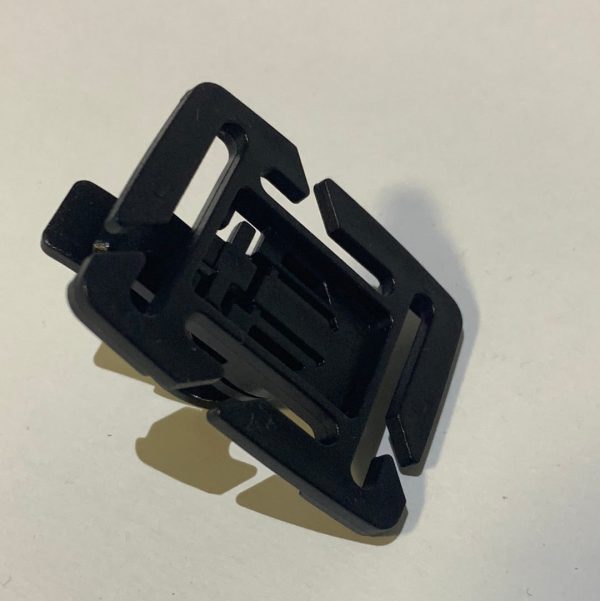 images Shoulder Retention Clip For Water Bladders / Camel Backs